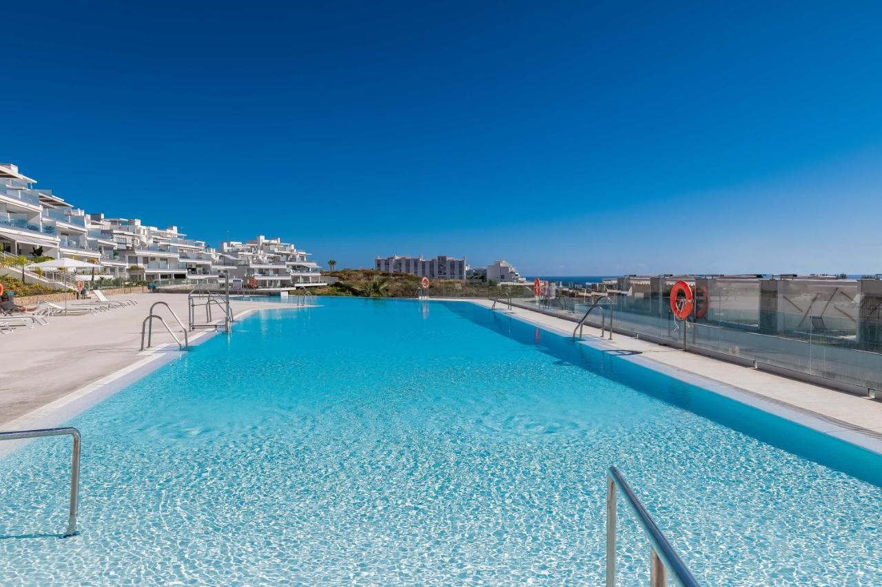 Unique 3-Bdrm Townhouse, Stunning View, Pool & Bbq Apartment Estepona Exterior photo