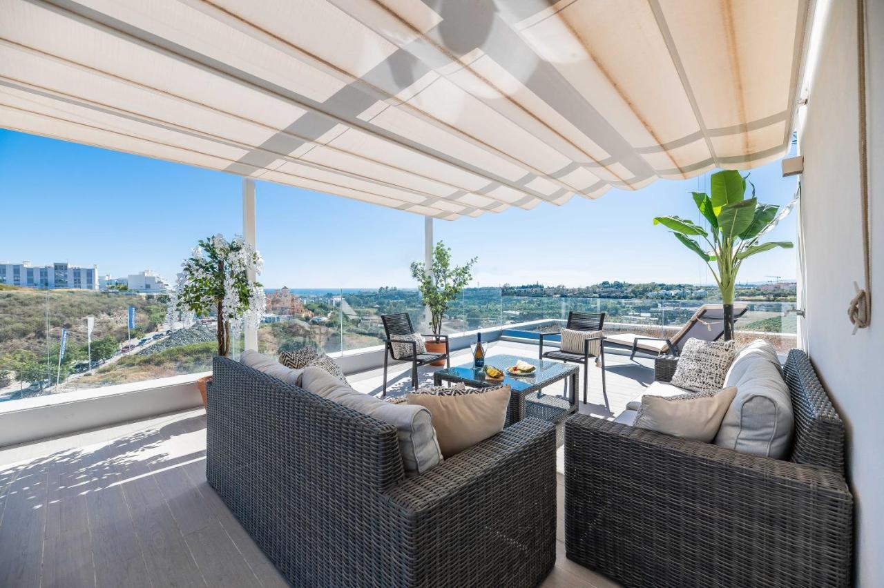 Unique 3-Bdrm Townhouse, Stunning View, Pool & Bbq Apartment Estepona Exterior photo