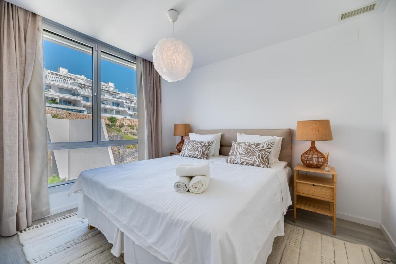 Unique 3-Bdrm Townhouse, Stunning View, Pool & Bbq Apartment Estepona Exterior photo