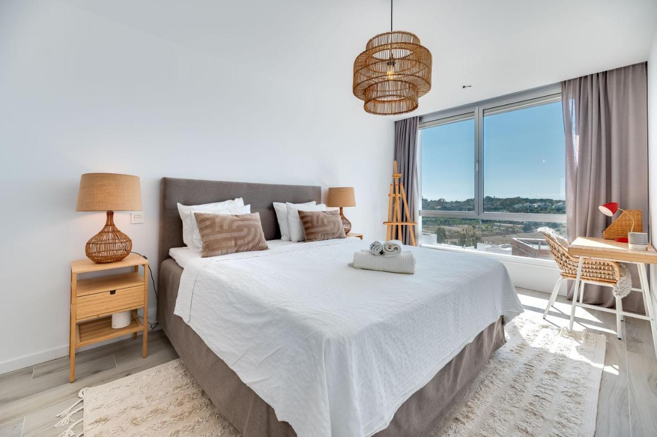 Unique 3-Bdrm Townhouse, Stunning View, Pool & Bbq Apartment Estepona Exterior photo