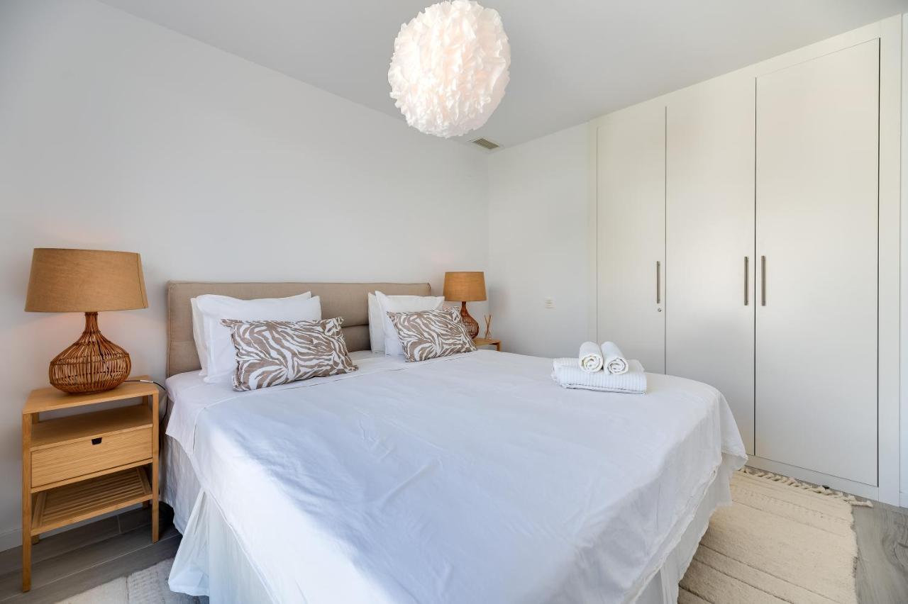 Unique 3-Bdrm Townhouse, Stunning View, Pool & Bbq Apartment Estepona Exterior photo